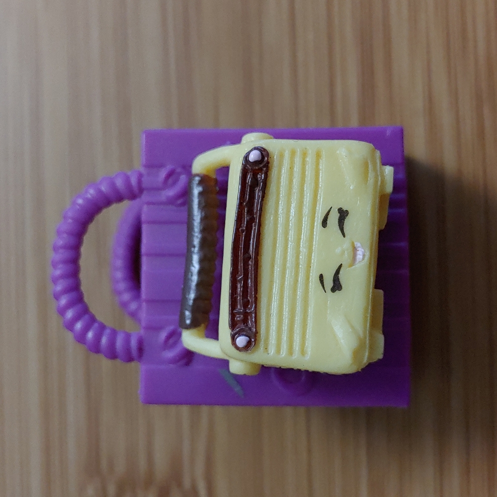 Ultra Rare Shopkins S3 Toy Figure - Radio Sue